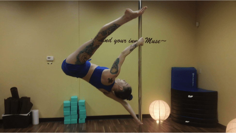 Ayesha - Elbow Grip Forearm Grip - Pole Dance Move