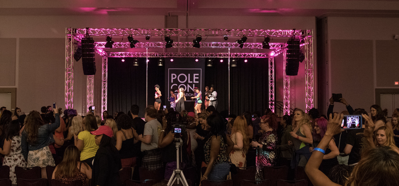 PoleCon 2018 Audience dancing